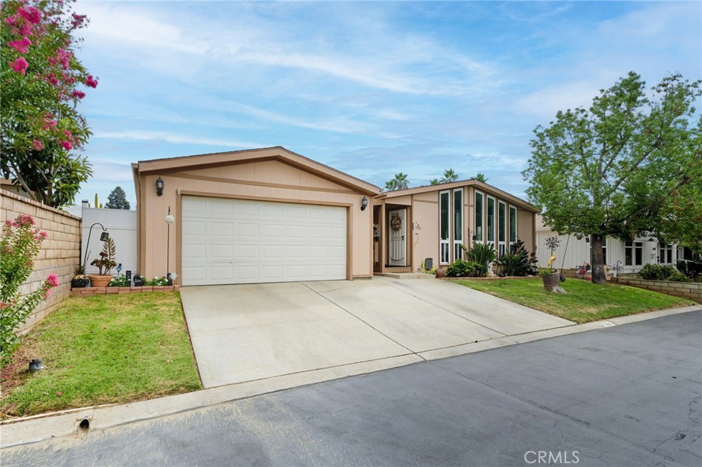 10961 Desert Lawn Drive 101
