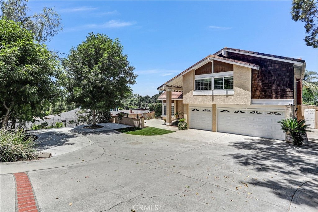 3931 E Lorencita Drive