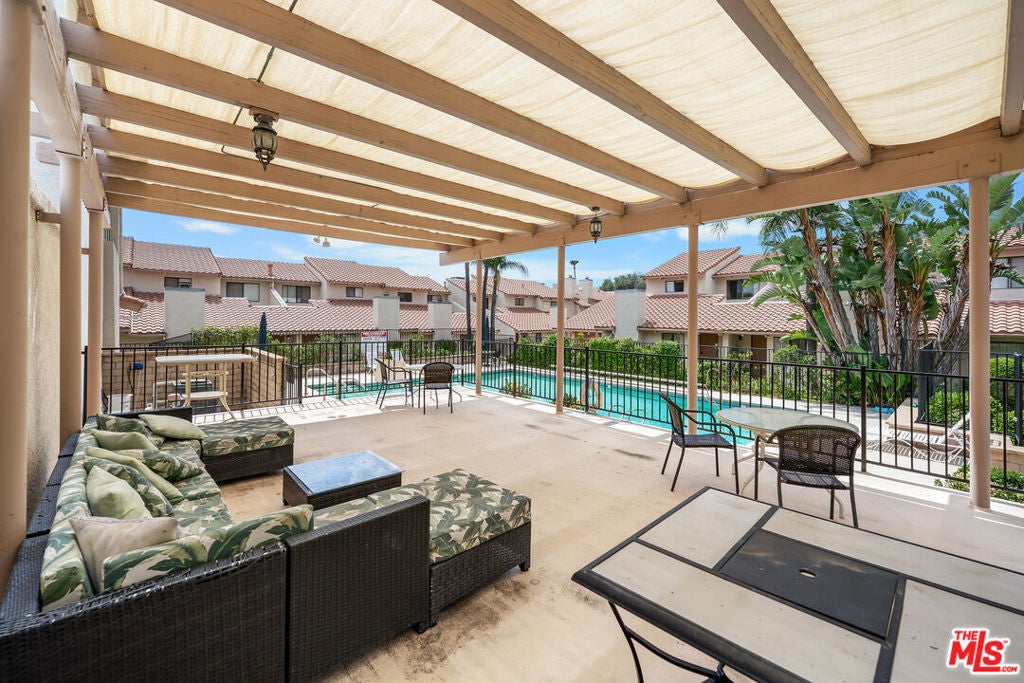 10444 Canoga Avenue 26