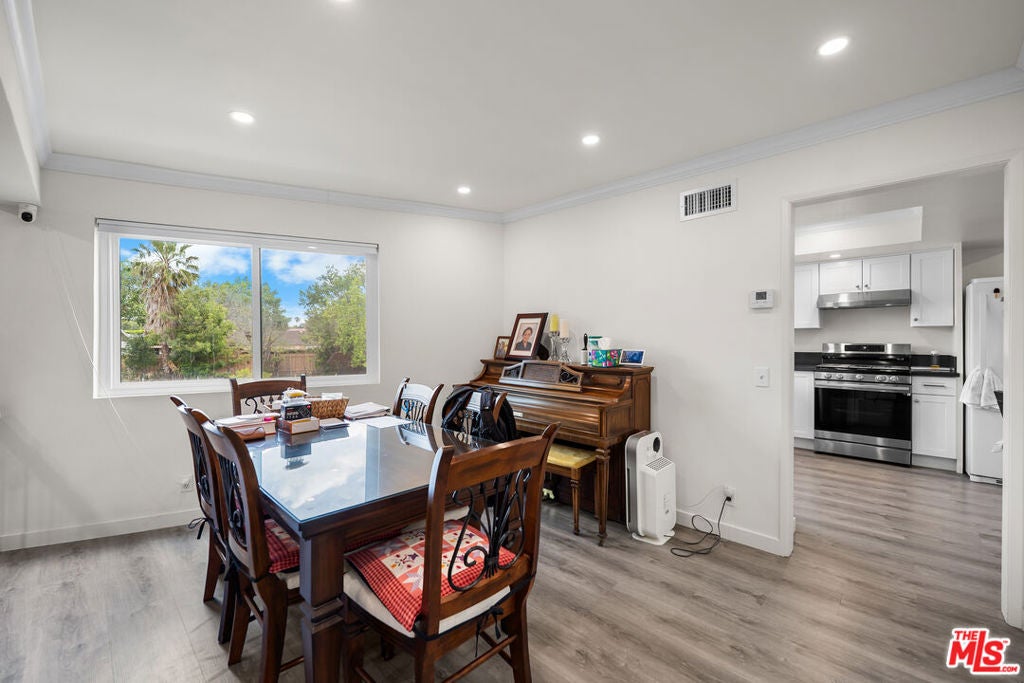 10444 Canoga Avenue 26