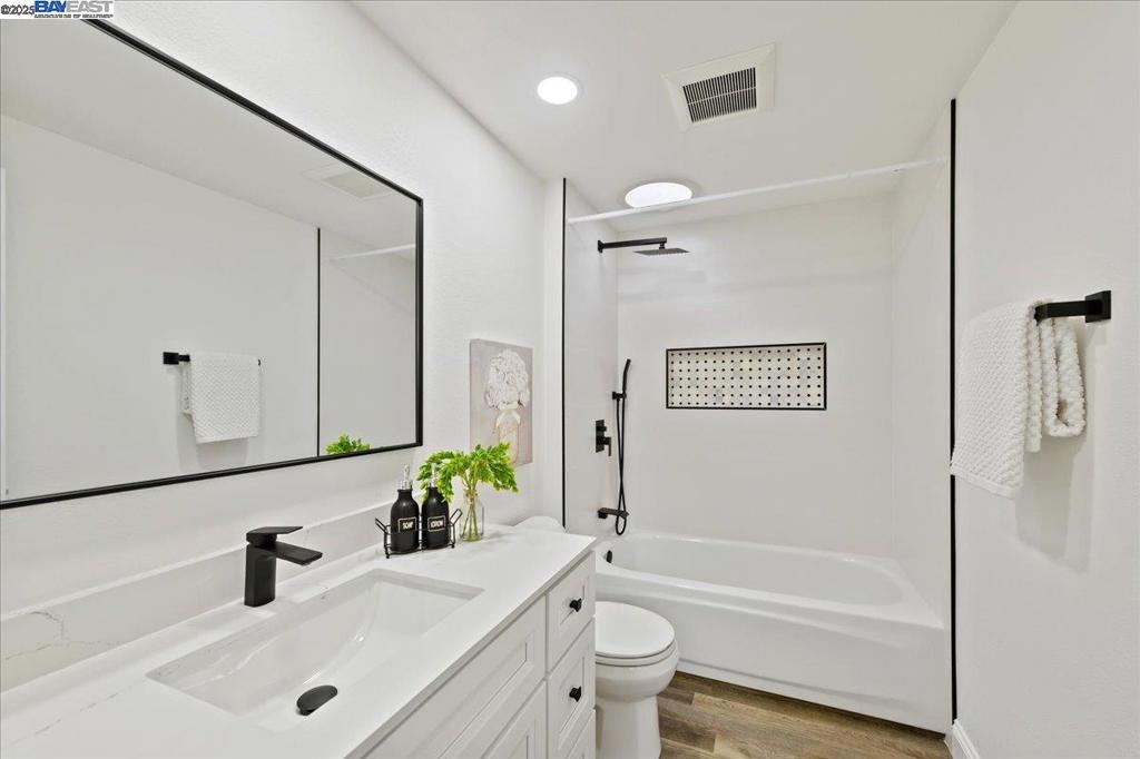 NEW CASTLE - Residential