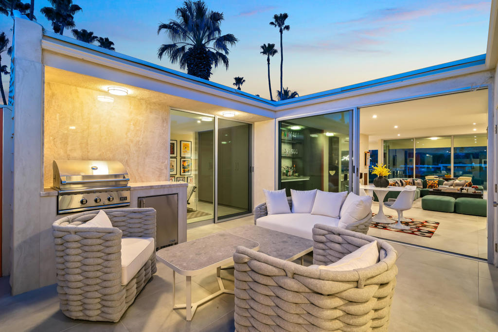 133 Desert Lakes Drive