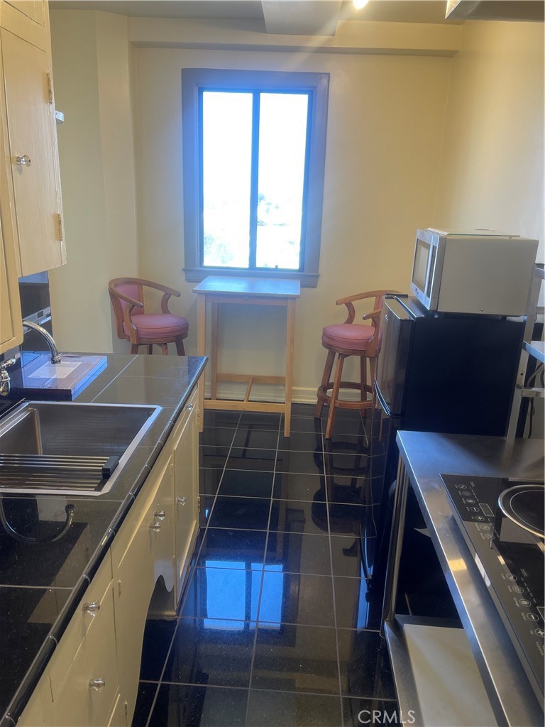 315 W 3rd Street 710