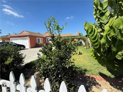 1014 N Daisy Avenue, Santa Ana, CA 92703 - MLS#: IV25216482