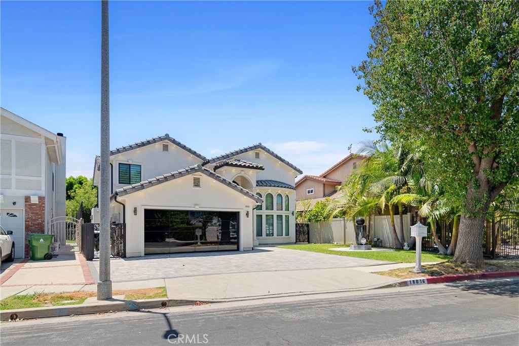 18016 Raymer Street, Northridge CA 91325