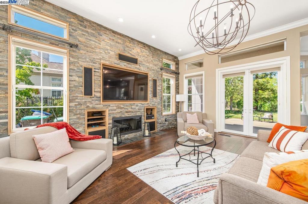 RUBY HILL - Residential