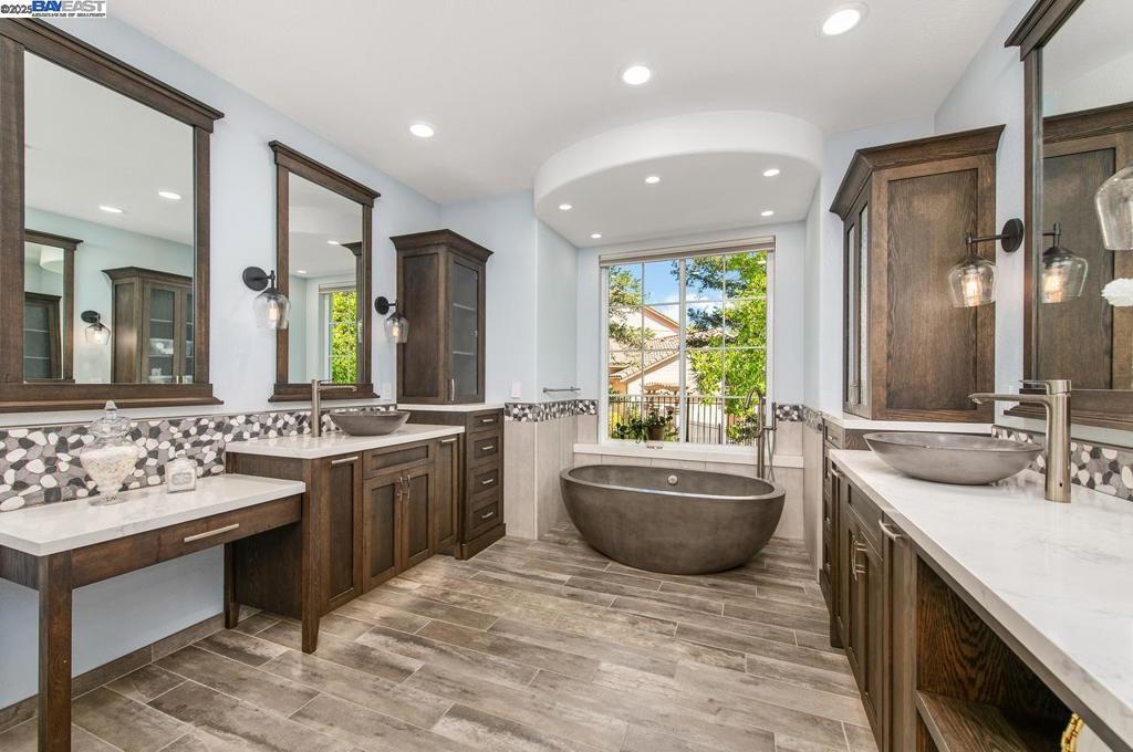 RUBY HILL - Residential