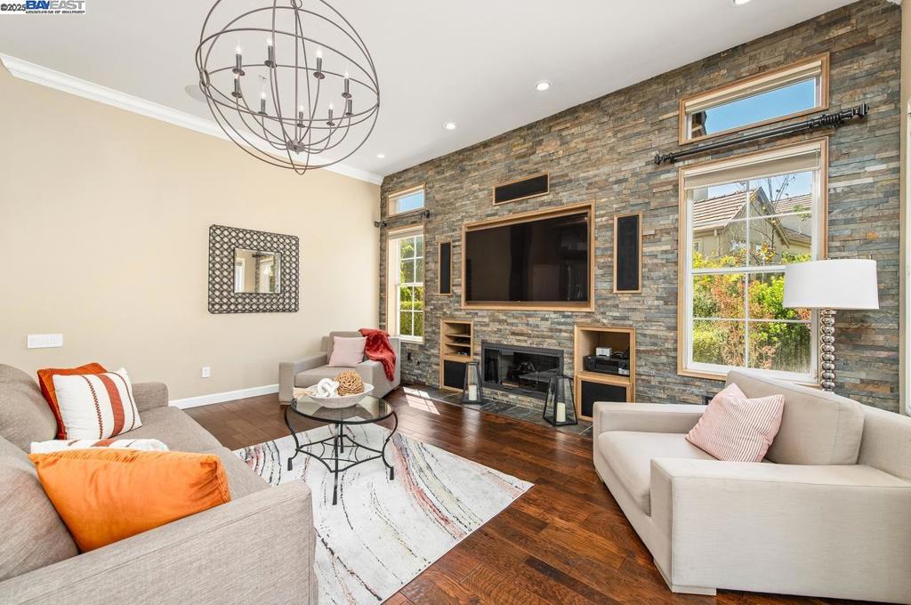 RUBY HILL - Residential