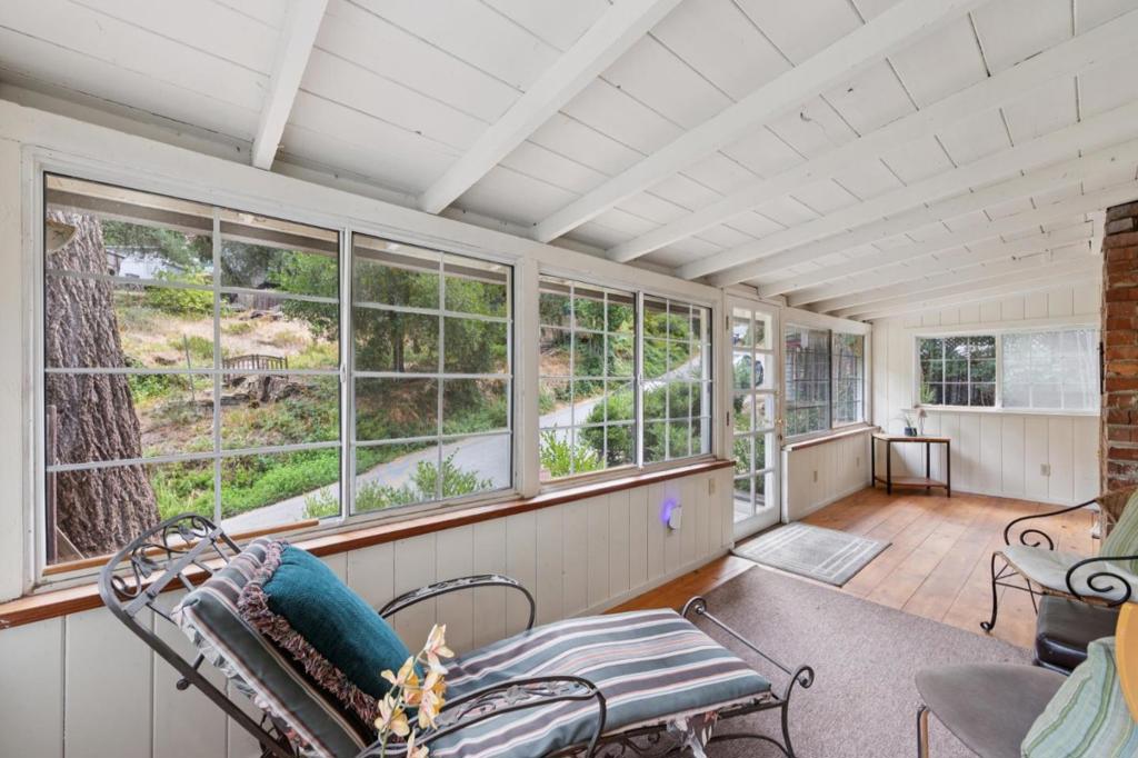 180 Cresta Drive