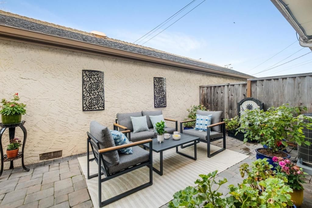 Photo of 1031 Las Palmas Drive, Santa Clara, CA 95051 (MLS # ML82031963)