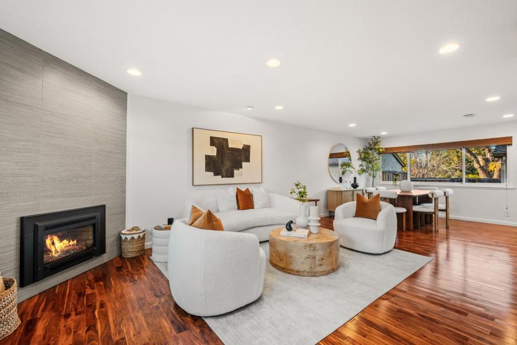 1031 Las Palmas Drive