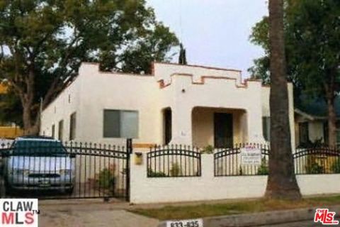 Photo of 833 Wilcox Avenue, Los Angeles, CA 90038 (MLS # 26730291)