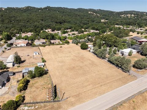 Tiny photo for 2400 Ramona Road Rd, Atascadero, CA 93422 (MLS # NS26024282)