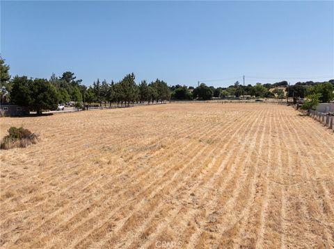 Tiny photo for 2400 Ramona Road Rd, Atascadero, CA 93422 (MLS # NS26024282)