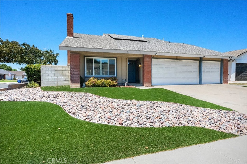 2742 S Desert Forest