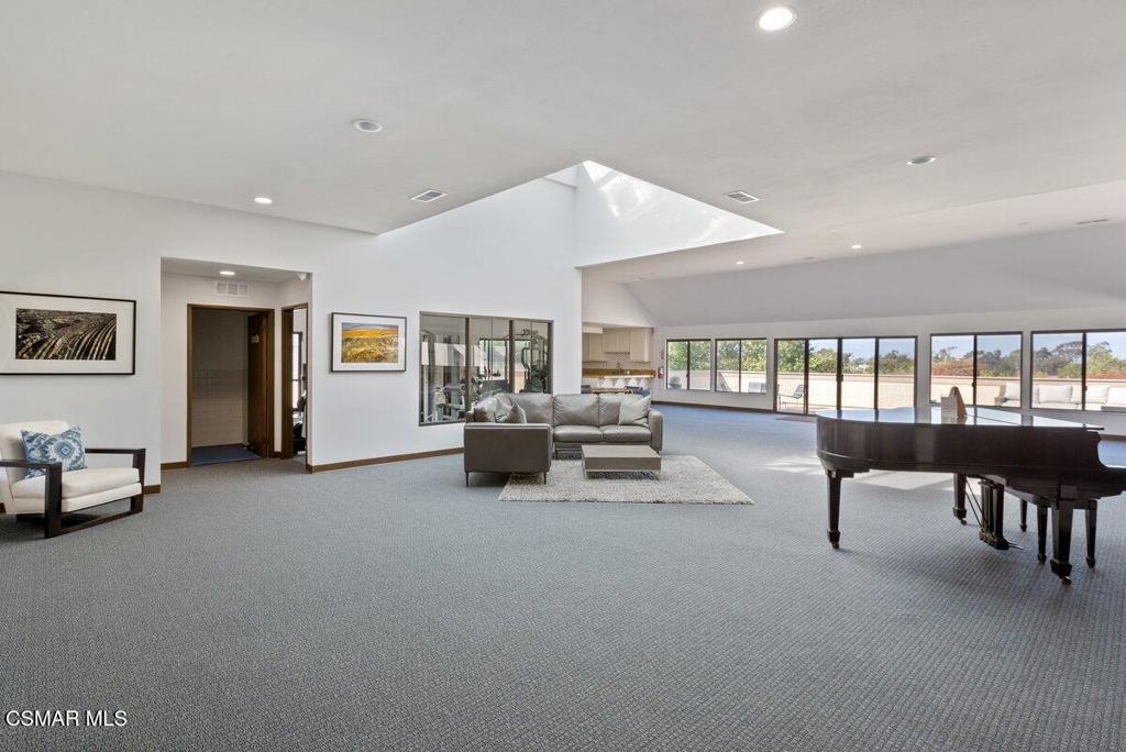 607 Island View Circle