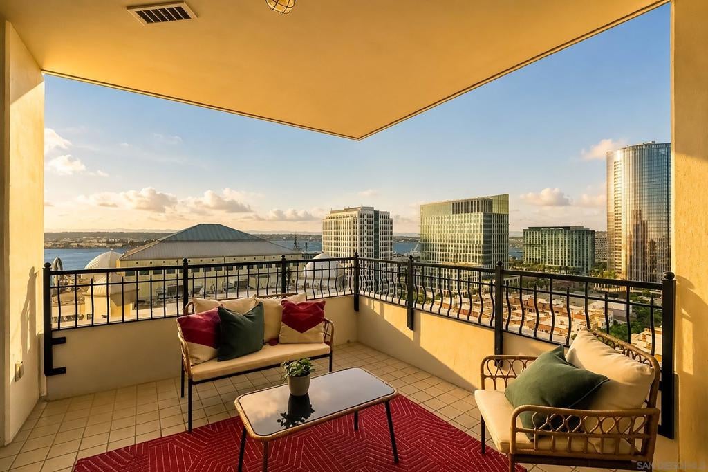 700 W Harbor Dr 1805