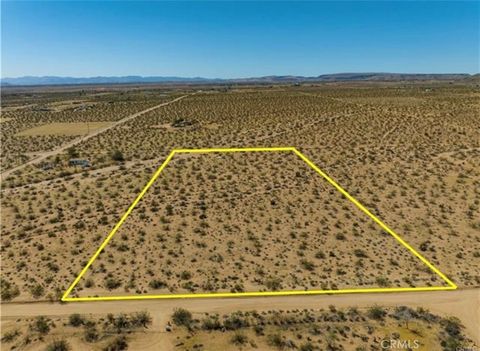Photo of 1690 Cambria Avenue, Landers, CA 92285 (MLS # JT25157764) Photo of 1690 Cambria Avenue, Landers, CA 92285 (MLS # JT25157764)