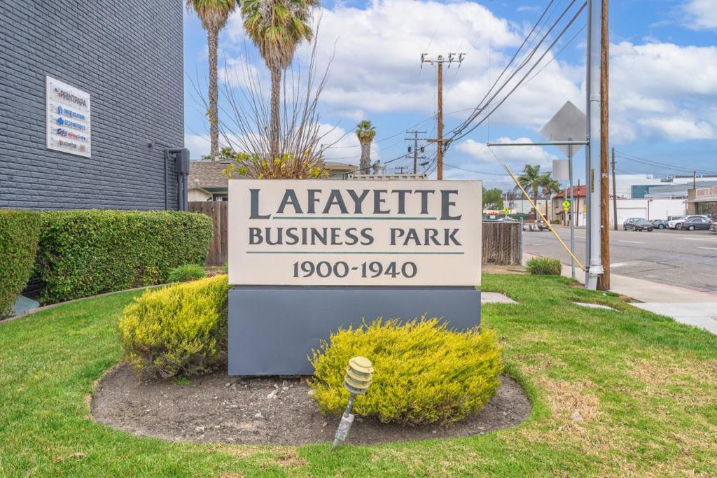 1900 Lafayette Street