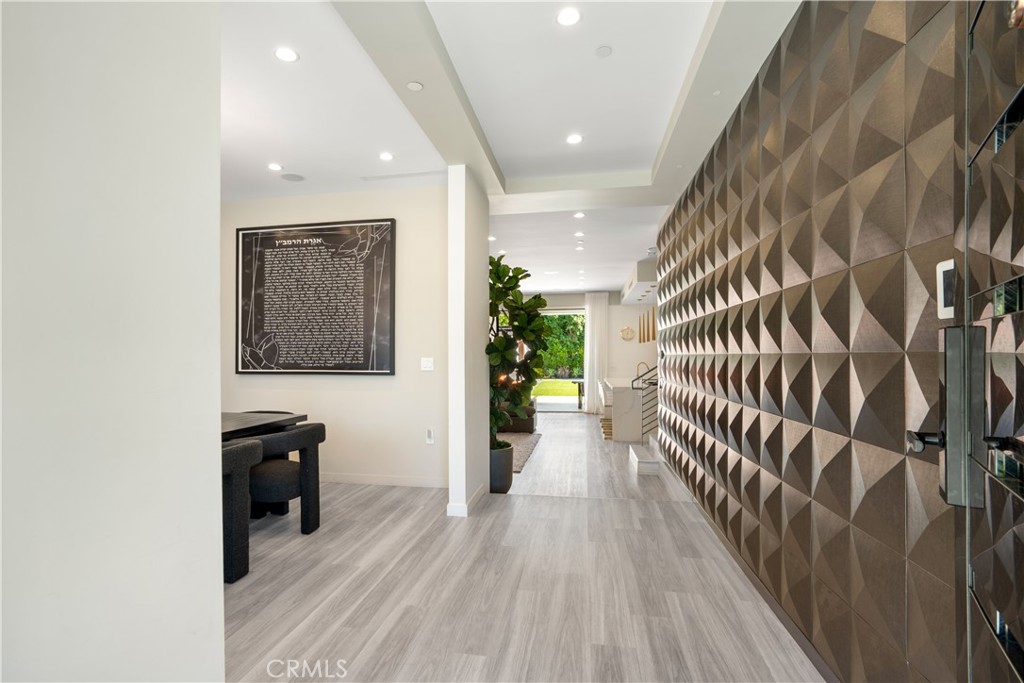 5032 Hesperia Avenue