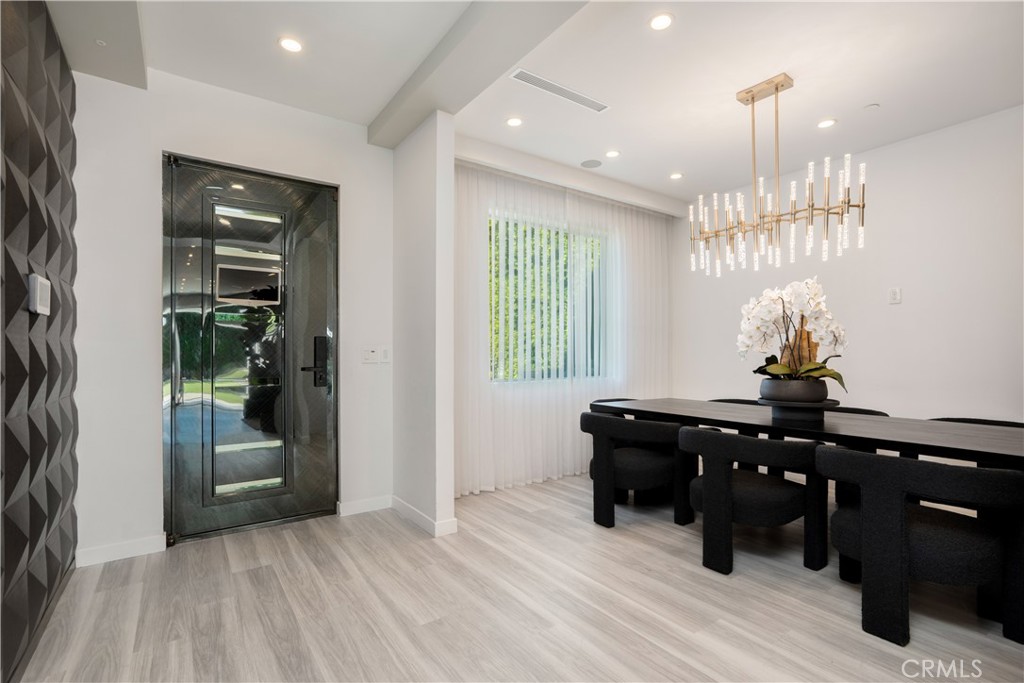 5032 Hesperia Avenue