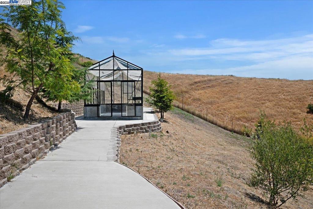BOLLINGER ESTATE - Residential