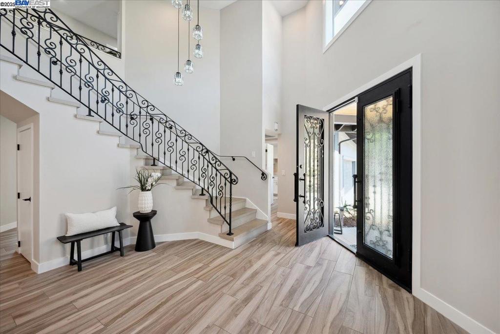 BOLLINGER ESTATE - Residential