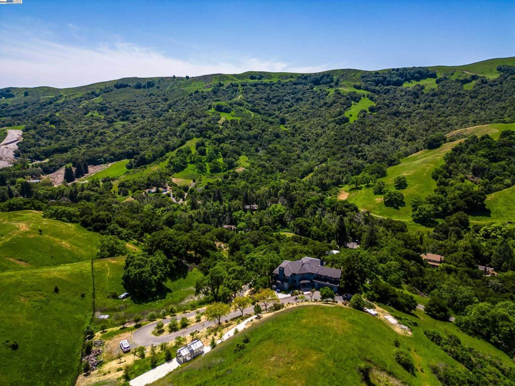 BOLLINGER ESTATE - Residential