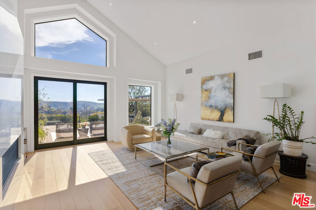 1885 Mesa Ridge Avenue