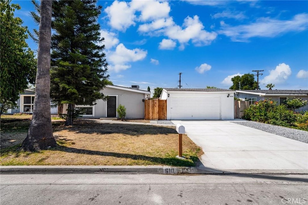 Beautifully Renovated Home located on a quiet cul-de-sac in the desirable city of Glendora, this thoughtfully updated property offers comfort, style, and versatility. The main home features 3 spacious bedrooms and 3 full bathrooms, showcasing modern upgrades throughout. Enjoy peace of mind with a brand new roof and driveway, complemented by all-new interior and exterior paint. Inside, you’ll find new flooring throughout, along with a fully remodeled kitchen featuring sleek white shaker cabinets, quartz countertops, a new sink, and all appliances—perfect for everyday living and entertaining. Contact us today to schedule a tour!
QUALIFICATIONS
-Must show a monthly gross income of 2 ½ x the rent (cumulatively)
-Must have a credit score of 650+ (individually)
-Online Application must be filled out completely with nothing missing.
-NO PETS
-Tenants must carry renters Insurance. Have proof of insurance upon moving in.
APPLICATION PROCESS
-Must view the inside of the property before submitting an application.
-A rental application from every person 18 years or older completely filled out.
-Credit check and processing fee of forty ($40) dollars paid online, per application.
-Copies: Drivers license, Social Security Card, uploaded.
-Paystubs for the last three (3) pay periods, and 2 month current bank statements.
-If the person gets paid cash, we need copies of bank statements from the past six (6) months uploaded.
-Self employed we need last 2 years of tax returns.