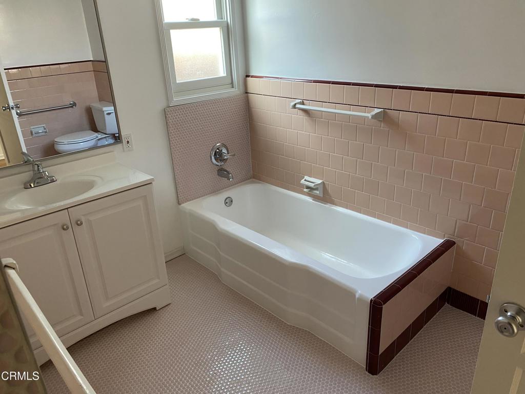 162 W Wells Street W