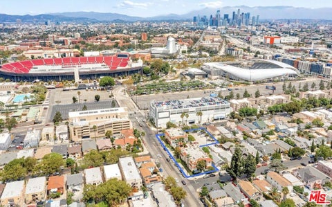 Photo of 4060 S Hoover Street, Los Angeles, CA 90037 (MLS # 26990435)
