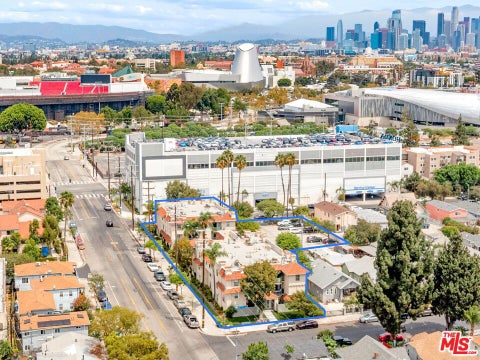 Photo of 4060 S Hoover Street, Los Angeles, CA 90037 (MLS # 26990435)