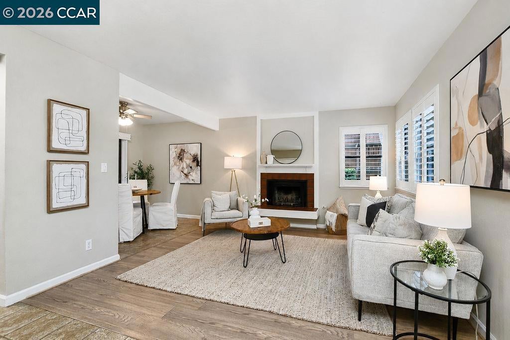 828 Camelback Place