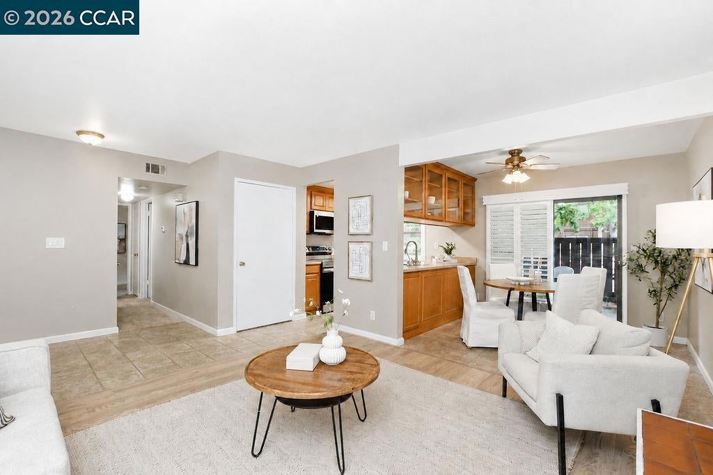 828 Camelback Place