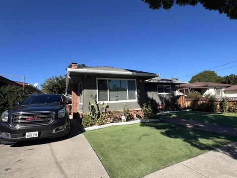 Photo of 102 Dimaggio Avenue, Pittsburg, CA 94565 (MLS # ML82024755)
