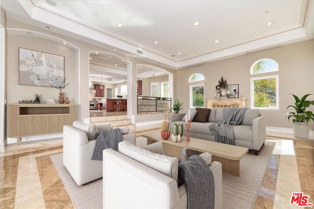 Photo of 22470 Sueno Road, Woodland Hills, CA 91364 (MLS # 25609737)