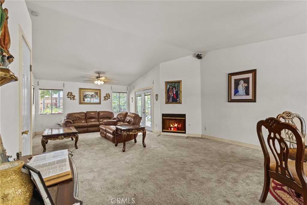 19345 Warren