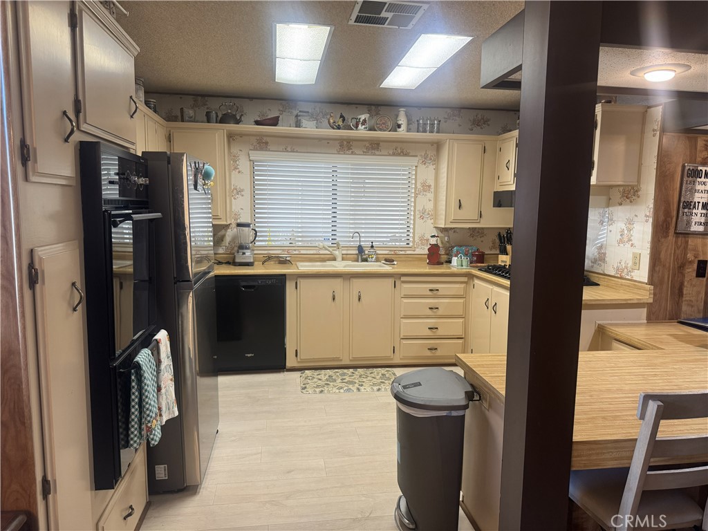 Mountain Air - Manufactured In Park