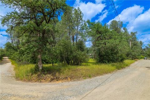 Photo of 1720 Mckinney LN, Redding, CA 96003 (MLS # OC26101340)