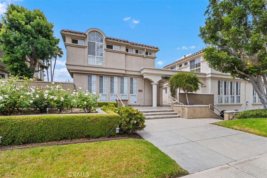 Conveniently located just minutes away from the ocean in the highly sought-after Newport Heights area. Can be leased furnished or unfurnished. This prime location provides easy access to the beach and waterfront activities. This Light and Bright Villa features: No one above or below you, 2 bedrooms, 1 full bath jack-n-jill and 1/2 bath, newer appliances, floors, and some remodeling. Inside laundry. Underground gated parking with 2 parking spots. Located in a great school district, right across the street from the award-winning Newport Harbor High School. The property is only a few minutes' drive from some of the best dining and shopping areas in Newport Beach. You will have a wide variety of options for entertainment, dining, and retail therapy just a short distance from your new home. Nature enthusiasts will appreciate the ethereal and breathtaking nature found in the nearby Back Bay. These natural attractions offer a serene escape from the hustle and bustle of city life.