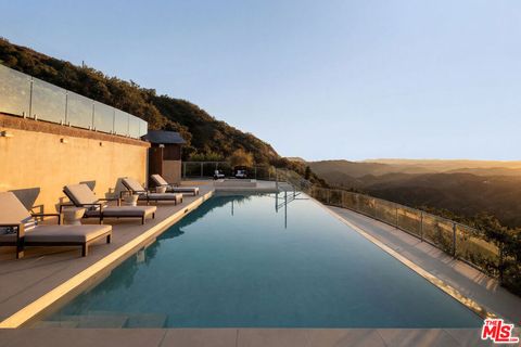 Photo of 25155 Piuma Road, Malibu, CA 90265 (MLS # 26816825)