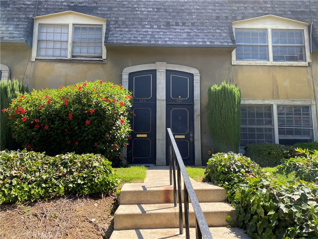 Welcome to this great 2-story condo located in desirable South Redlands. Offering 2 bedrooms and 1 1/2 bathrooms with 1,152 square feet of living space, this home features a spacious layout with both bedrooms conveniently located upstairs. The upstairs also features new carpet. The updated kitchen includes granite countertops, modern appliances, a stylish sink and the refrigerator is included. The open living area showcases tile and wood-style flooring throughout. Enjoy the convenience of indoor laundry with the stackable washer/dryer included. The large covered patio is perfect for relaxing or entertaining. The community offers great amenities such as a pool, common areas and carport parking space. Just minutes from local shopping and dining, this condo blends comfort, style, and location. Don’t miss your opportunity to make it yours.