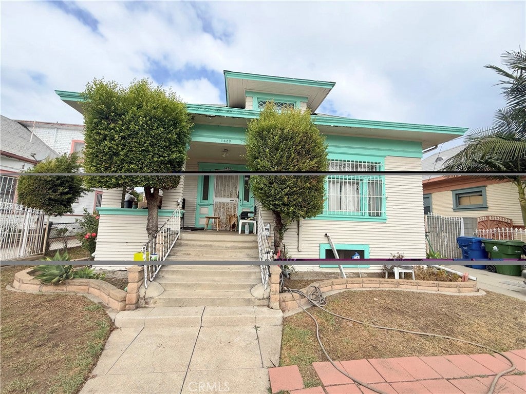 1439 W 28th ST