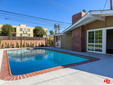 Photo of 6763 Lurline Avenue, Winnetka, CA 91306 (MLS # 26660923)