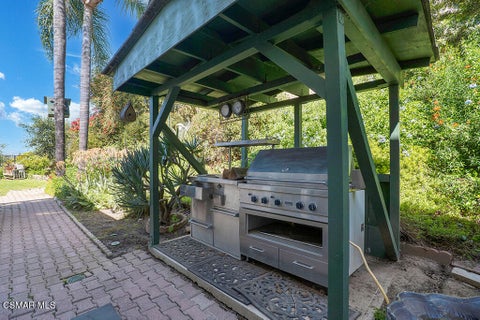 Tiny photo for 11823 Maple Crest Street, Moorpark, CA 93021 (MLS # 226004537)