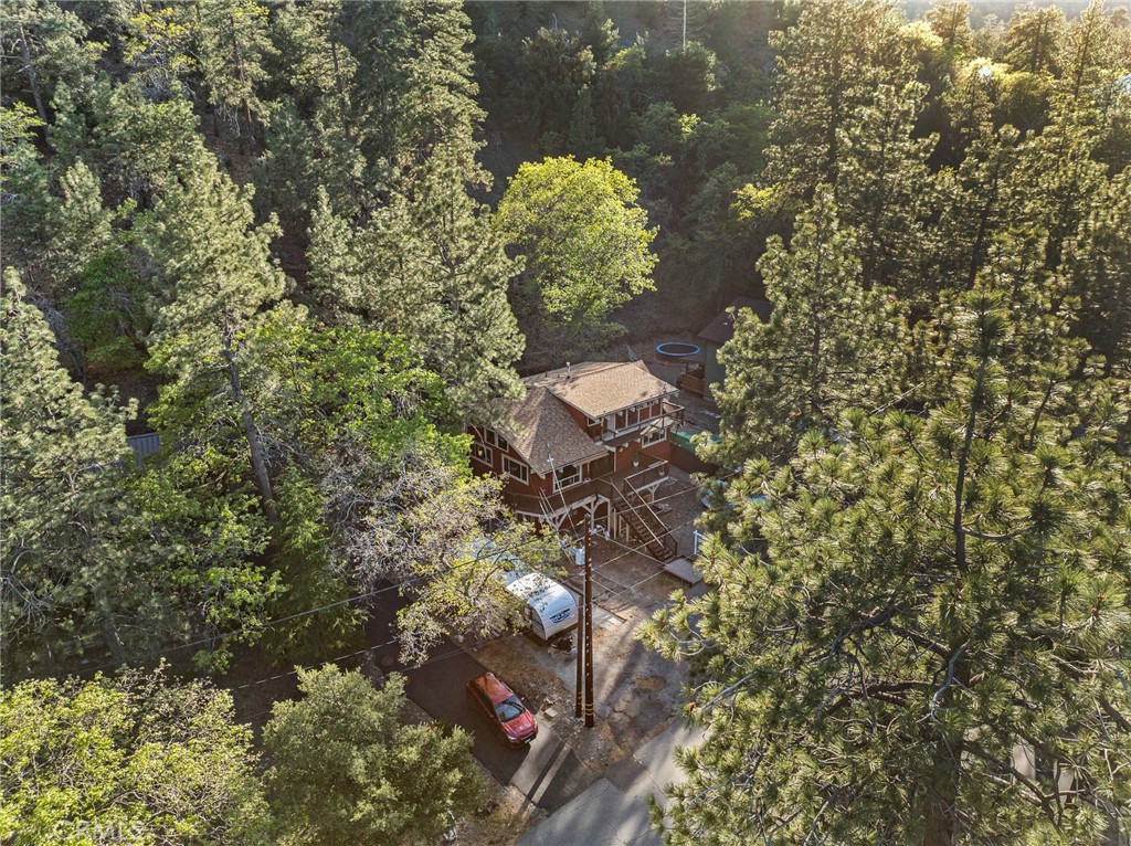 1147 Twin Lakes