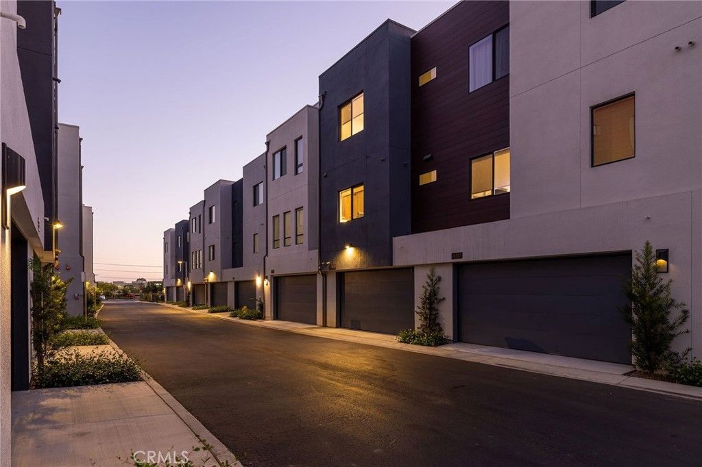 Photo of 16328 Helber Way, Tustin, CA 92782 (MLS # OC25198015)