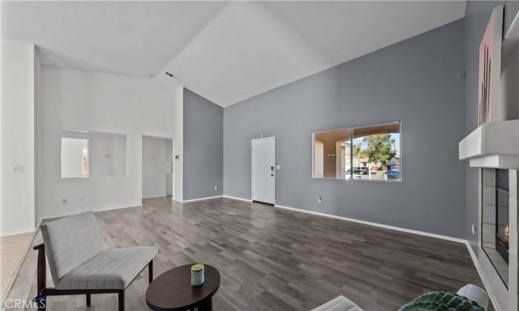 27185 White Court
