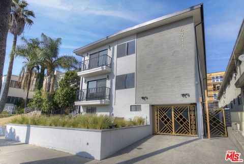 Photo of 4711 Beverly Boulevard, Los Angeles, CA 90004 (MLS # 26666405)